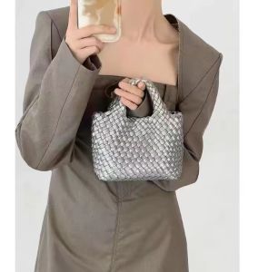 กระเป๋าสะพายข้างขนาดเล็กสไตล์ตะกร้าทอมือ ทันสมัย 2024 Chain สายคล้อง กระเป๋าแม่ลูก นุ่ม Pu หนัง การใช้งานประจําวันอ่อนเยาว์