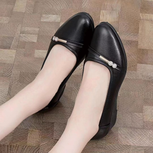 Simple One-footed Soft-soled Leather Shoes for Mothers Shoes Flat Shoes