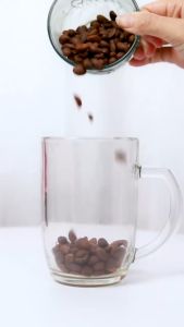 Coffee Mask Tube SR12 Mencerahkan mengontrol minyak wajah menghaluskan melembutkan kulit wajah menyamarkan noda mengatasi jerawat.