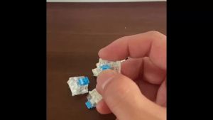 Bộ 50 Công Tắc Bàn Phím Cơ Xúc Giác Clicky Màu Xanh Lam 3 Chân Tiêu Chuẩn Có Thể Thay Thế Nóng 60g Bộ Dụng Cụ Thay Thế Tự Làm Với Ròng Rọc Chuyển Đổi