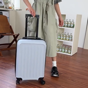 20inch Luggage Lightweight Waterproof Scratch Resistant Travel Bag Boarding Case with wheels handle 55X34X22CM
