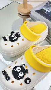 รองเท้าแตะ รองเท้าแตะแฟชั่นน่ารักๆ รองเท้าแตะใส่สบาย น้องเป็นงาน DAY น่ารักๆ ไม่ทำให้เจ็บเท้า มีตัวการ์ตูนน่ารักๆให้เลือกเยอะมาก เสริมส้น 6 ซม แนะนำเผื่อ 1 ไซส์