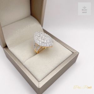 แหวนเพขรหน้ากว้างฝังเพชรเต็มทรงรีปลายแหลมฝังเตยบ้าข้างคู่ 40CM * 14.5CM * 15CM ราคาพิเศษ