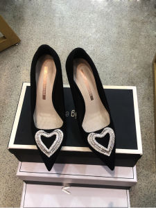 รองเท้าส้นสูง กระบวนการใหม่ในปี 2023 รองเท้าหัวแหลมส้นเข็ม สีดำรอง ชั้นเดียว ช่วยทำงานประสบการณ์