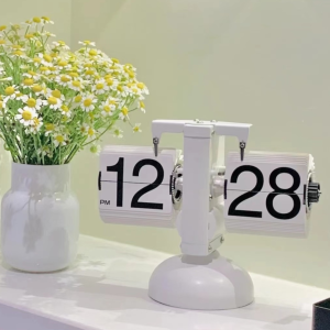 Innovative Auto-page Turning Clock