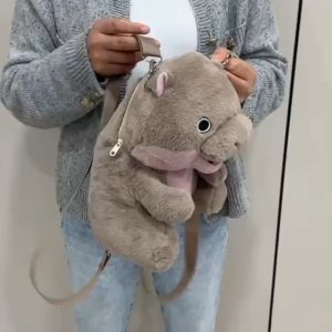 【Xmas】 COD  กระเป๋าสะพายคู่การ์ตูนน่ารัก moo deng plush หมูเด้ง รูปร่าง  จุของได้เยอะ สําหรับผู้หญิง