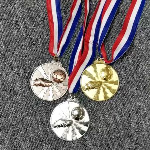 Medali Emas Perak Perunggu Medali Sepak Bola Medali Juara 5cm Mendali Futsal Medali Anak-Anak