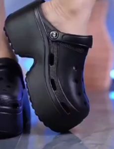 READY STOCK✨New Slippers for Women Outdoor Beach Shoes