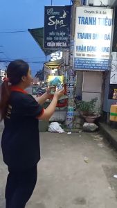 Súng Bắn Bong Bóng Gấu Dâu LOSTO 32 Đầu - Súng bắn bong bóng máy bay với chế độ hoạt động quạt gió