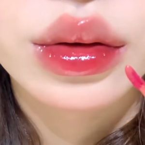【ARK】Glassy Lip Gloss Moisturizing Shine and Shimmer Plumping Glasir Bibir XX132