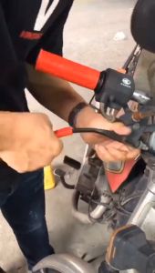 HEXMA 1 คู่ 106 มิลลิเมตรนุ่มTPRรถจักรยานยนต์จับมือจับที่มีรูปแบบ 2 ชิ้นเบรกมือครอบคลุมสำหรับรถมอเตอร์ไซด์จักรยานยนต์