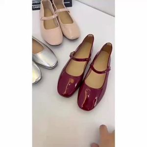 Flat Bottom Mary Jane Shoes: A Stylish & Comfortable Choice