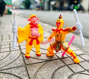Lồng Đèn Trung Thu Pin Ngộ Không Bát Giới Dễ Thương Có Đèn Nhạc Cho Bé