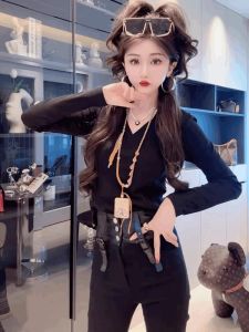 เสื้อยืดคอวีลายลูกไม้สีดำ ทรงเข้ารูป เสื้อเชิ้ตคอกลม แขนสั้น แฟชั่นฤดูร้อน เสื้อผ้าทำงานสำหรับผู้หญิง