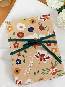 Retro Handmade Floral Gift Wrapping Paper Artistic Style Brown Kraft Paper for Back-To-School Season Journaling Supplies