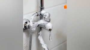 350ml Cairan Pembersih Kerak Kamar Mandi / Pembersih Noda Kerak Air / Remover Noda Shower Keran