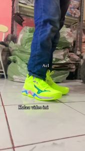 Sepatu Volly Mizuno Wave Momentum 3 Mid Sepatu Voli Pria Model Baru Sepatu Olahraga Cowok Nyaman Dipakai