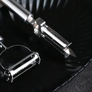 Bộ dao bếp 5 món bằng thép không gỉ kích thước 22cm x 26cm bao gồm dao cắt dao gọt dao bào dao tỉa và dao cắt lát phù hợp cho việc chuẩn bị thực phẩm trong nhà bếp.