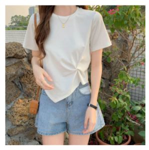 เสื้อยืดแขนสั้น เสื้อยืดจับจีบเล็กน้อย เสื้อยืดคอกลม เสื้อยืดเเฟชั่น ดีไซน์ เสื้อยืดลำลอง