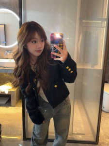 เสื้อแจ็คเก็ตสั้นสีดำสไตล์ฝรั่งเศส ทรงเข้ารูป สำหรับผู้หญิง ฤดูใบไม้ผลิและฤดูใบไม้ร่วง สไตล์เกาหลี เสื้อผ้าทำงาน ปกเสื้อสีพื้น