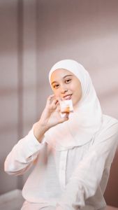 RDL Cream with Moisturizer 12 gr Pelembab Wajah Menyamarkan Flek Hitam Bekas Jerawat Krim Siang Malam