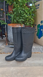 รองเท้าบูท Canue รุ่น B06 พื้นปุ่ม กันลื่น ผลิตจาก PVC ยาว 16 นิ้ว มีแผ่นเสริม ใส่สบาย กันน้ำ ทนทาน