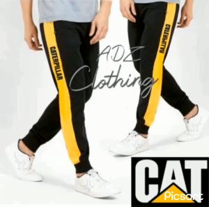 Celana Training Bahan Kain Fleece Warna Hitam Garis Kuning