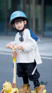 Kidztime Childrens 3D Foldable Twist Scooter with Height Adjustment