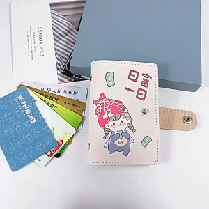 MOUSSON  กระเป๋าใส่บัตรสำหรับผู้หญิงพิมพ์ลายสัตว์น่ารัก ทำจากหนังเทียม ออกแบบมาเพื่อใช้ในชีวิตประจำวัน มีช่องใส่บัตรหลายช่องและสามารถใส่ใบขับขี่ได้