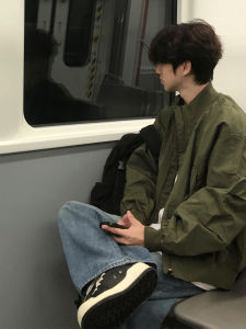 Military Green Mens Flight Jacket Loose Fit Autumn Winter American Workwear Cotton Bomber Short Baseball Style Outerwear