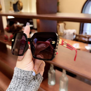 Fashion Oversized Sunglasses Women UV400 Sun Glasses Vintage Square Eyewear Brand Designer Oculos