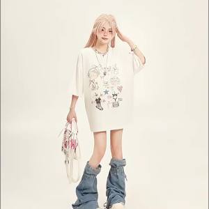 T-Shirt Wanita Ukuran Besar Lengan Pendek  Motif Kartun Aesthetic & Tulisan Unik  Katun Combed Tipis Adem 2025  Desain Korea Oversize Nyaman  Gaya Kasual Uniseks Streetwear  Kerah bulat Slip - on Tops  Gaya Eropa - Amerika  Modis  Pakaian  Pakaian couple