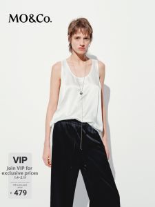 MO&Co. | Mulberry Silk Loose U-Neck Vest