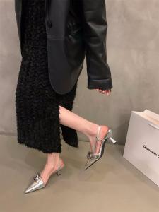 รองเท้าแตะส้นสูงสีเงินสไตล์ฝรั่งเศส ทรงหัวแหลม รองเท้าแตะส้นเดี่ยว รองเท้าผีเสื้อ รองเท้าแฟชั่นฤดูใบไม้ผลิและฤดูร้อน