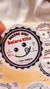 9-15 Buzz Gell Cetak Stiker Makanan Warung Nasi Sticker Logo Kuliner Restoran Bulat Chromo Umkm