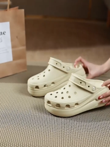 Derta Sandal Wanita Fuji Sandal Baim Wanita Cross Crush Clog Classic Mega Crush Anti Slip Platform Wedges Import Korean Kekinian Sandal Cewek EVA Size 36-41