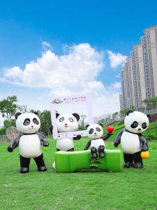Outdoor Cartoon Panda Sculpture Decoration Realistic Animal Ornaments for Kindergarten Lawn Garden Decor Handmade Glass Fiber