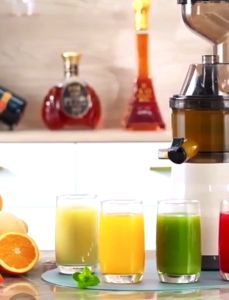 เครื่องสกัดน้ำผลไม้เพื่อสุขภาพ เครื่องคั้นน้ำส้ม เครื่องทำน้ำผลไม้สกัดเย็น เครื่องใช้ไฟฟ้าในบ้าน เครื่องสกัดน้ำส้มแยกกาก สกัดเย็นคงคุณภาพได้ดี AOWAYS Slow juicer