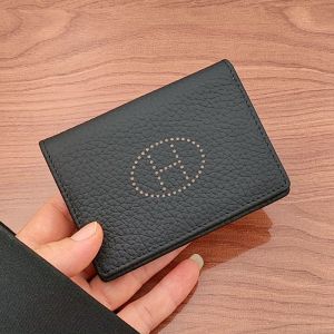 กระเป๋าใส่บัตรเรียบหรูสำหรับผู้หญิง หนังนิ่ม สไตล์ธุรกิจ บางเฉียบ ลายมะพร้าว หนังสัมผัสเนื้อสัมผัส กระเป๋าใส่บัตร MOONLIGHT MORIA