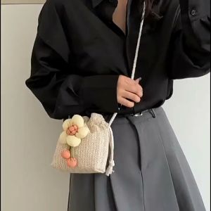 Tas Mini Anyaman Bunga Trendy Wanita - Tas Bahu & Crossbody - BAO039