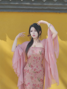 New Chinese Style Morning Robe Womens Wedding Dress Pink Open Cardigan Neck Hanging Dress Two-Piece Set Floral Embellished