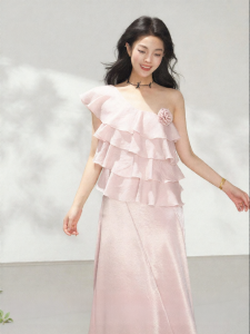 KEIKO | Áo Voan Satin Nhẹ Xếp Ly Vai Trễ Tay Ngắn
