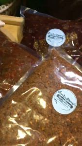 น้ำพริกตาแดง แบบถุงซีลอย่างหนา บรรจุถุงละ1กิโลกรัม จากร้านน้ำพริกเมืองย่า