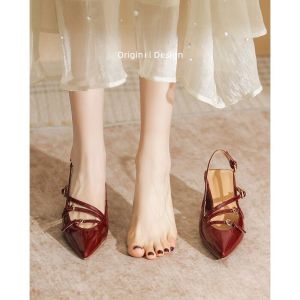 รองเท้าแตะหนังแท้สำหรับผู้หญิง ทรงหัวแหลม ส้นสูง สวมใส่สบาย รองเท้าแตะแบบสวมหัว ทรงสุดเก๋ รองเท้าแตะแบบสวมหัว