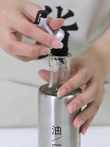 Botol Minyak Goreng Kaca Stainless Steel Wadah Kecap Cuka Saus Syrup Anti Tumpah Tutup Stopper 500ML