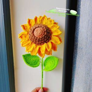 Hand Crocheted Sunflower Bouquet Graduation Cap Teachers Day Gift Finished Yarn Flower Arrangement Cartoon Style Desktop Decoration