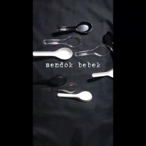 Sendok Bebek KCS Plastik Hitam/Putih susu/ Sendok Bubur Tebal Murah 50 pcs