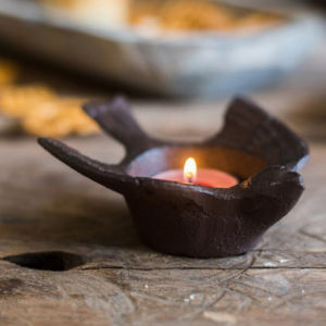 Handmade Iron Candle Holder Creative Swallow Design Vintage Style Ashtray Storage Box 320g Home Decorations for Candles