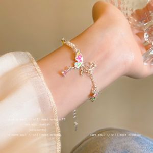 Dopamine Hollow out Pearl Butterfly Star Bracelet Womens Sweet Elegant Luxury Student Best Friend Versatile Hand Jewelry