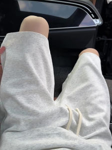 กางเกงขาสั้นวิ่งทรงหลวมสไตล์ฤดูร้อนสำหรับผู้ชาย สไตล์สตรีท เอวกลาง ทรงตรง กางเกงขายาวห้าส่วน สวมใส่สบาย